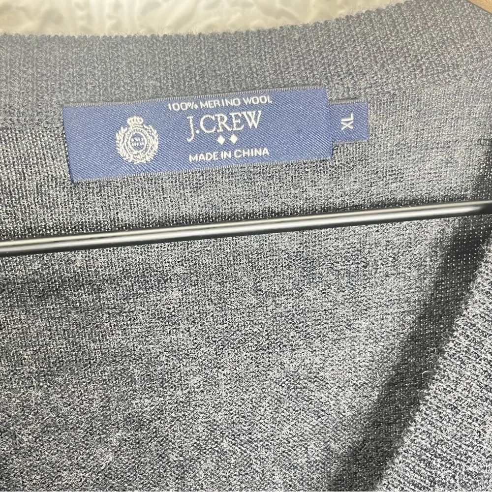 J.Crew Men's XL 100% Merino Wool V-Neck Sweater Vest Gray Flawed Fits Large